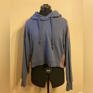 Hooded crop top